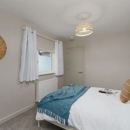 Apartment One - King Bed - Free Private Parking - By Ocean City Retreats Plymouth Exterior photo