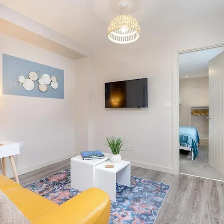 Apartment One - King Bed - Free Private Parking - By Ocean City Retreats Plymouth Exterior photo